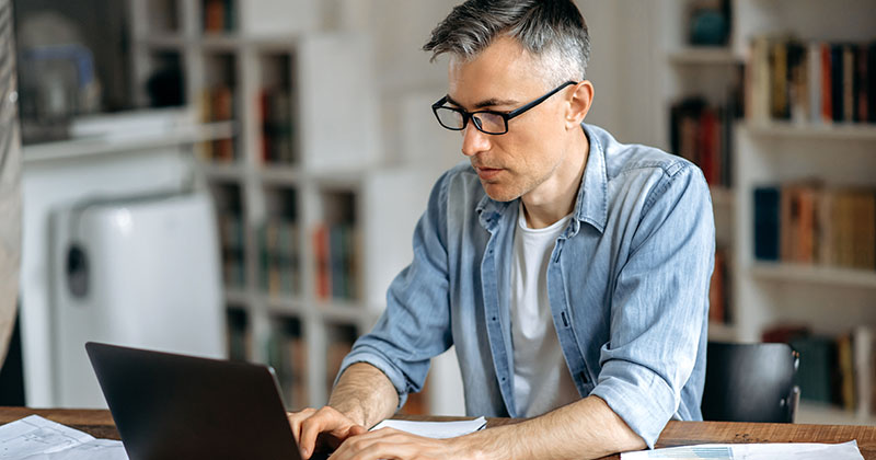 preparing invoice at home